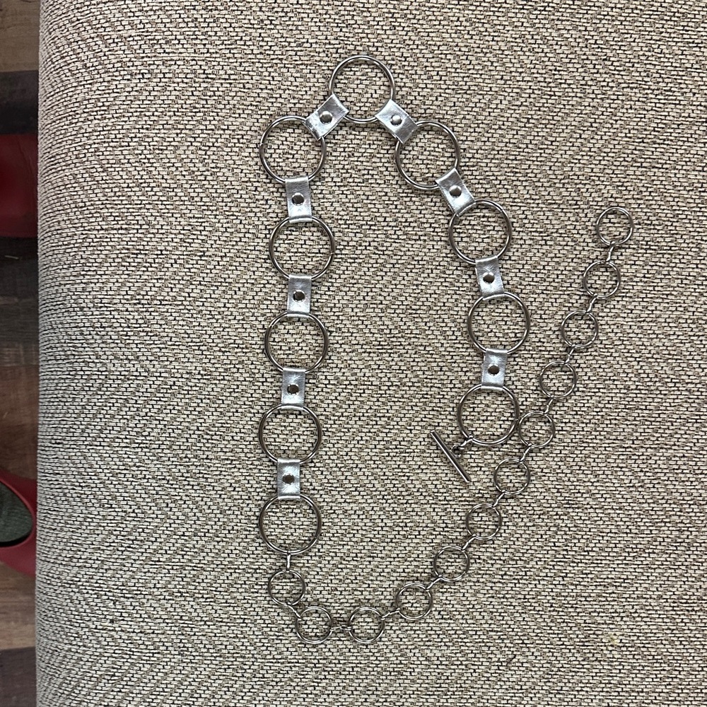 Source Unknown Silver Metal Ring Link Belt